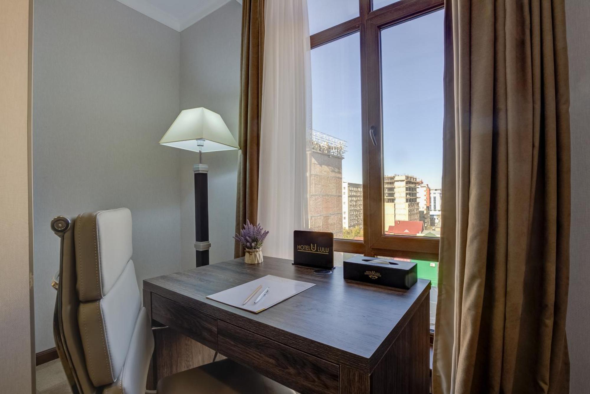 Hotel Lulu Bishkek Bagian luar foto