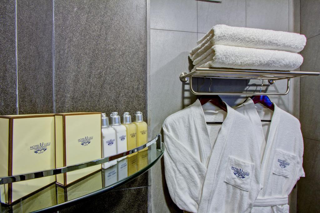 Hotel Lulu Bishkek Bagian luar foto