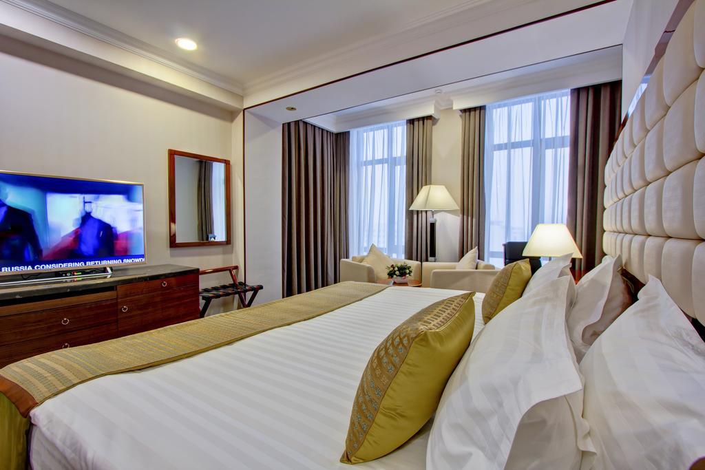 Hotel Lulu Bishkek Bagian luar foto