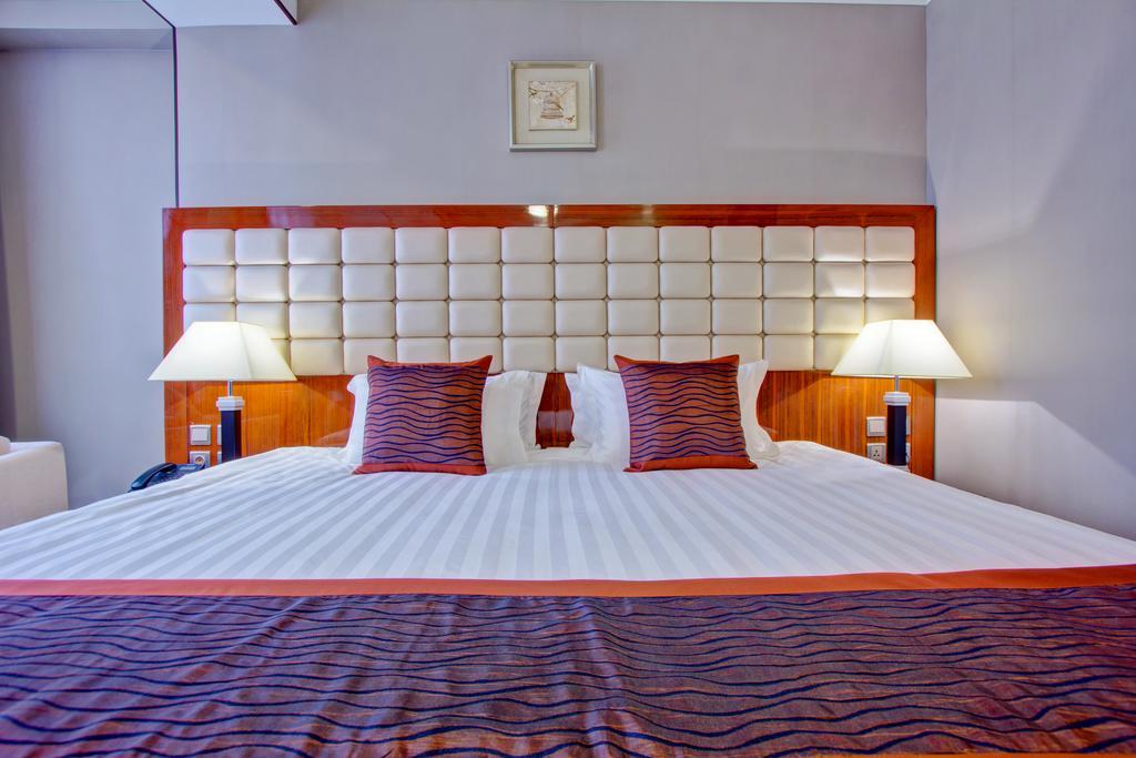 Hotel Lulu Bishkek Bagian luar foto