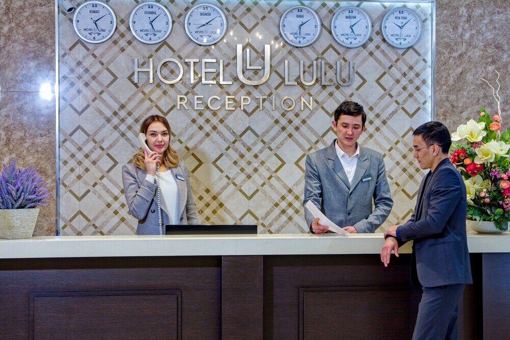 Hotel Lulu Bishkek Bagian luar foto